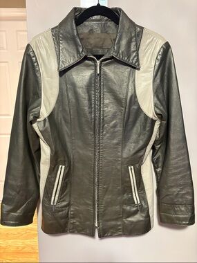 Women’s Two-Tone Leather Jacket - Dark metallic green & Cream
